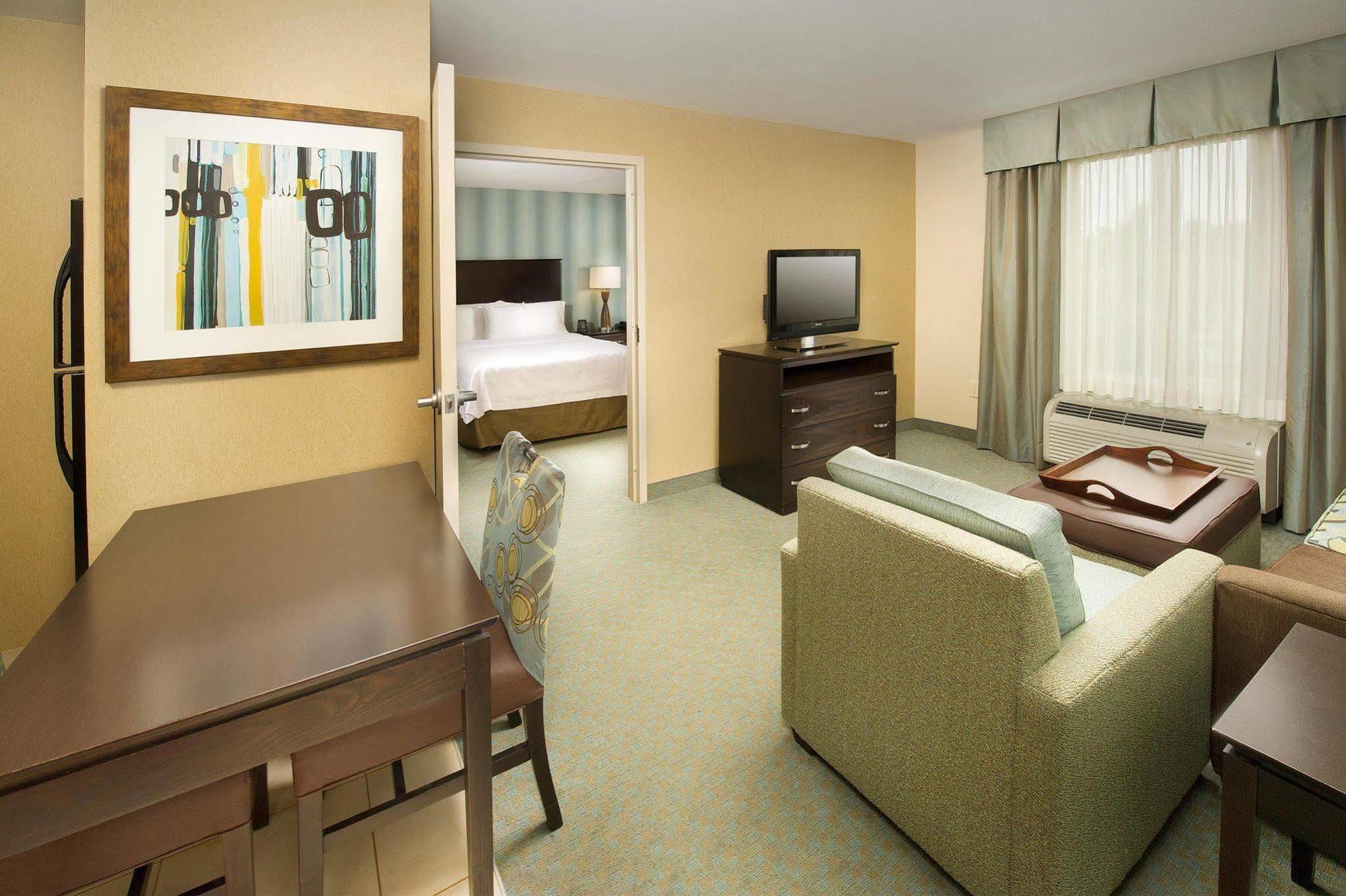 โฮมวูด สวีตส์ บาย ฮิลตัน แอตแลนตา นอร์ธเวสต์ เคนเนซอร์ Hotel ภายนอก รูปภาพ